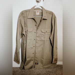 Dickies NWOT Unisex Khaki Long Sleeve Button Down Shirt Sz. Large